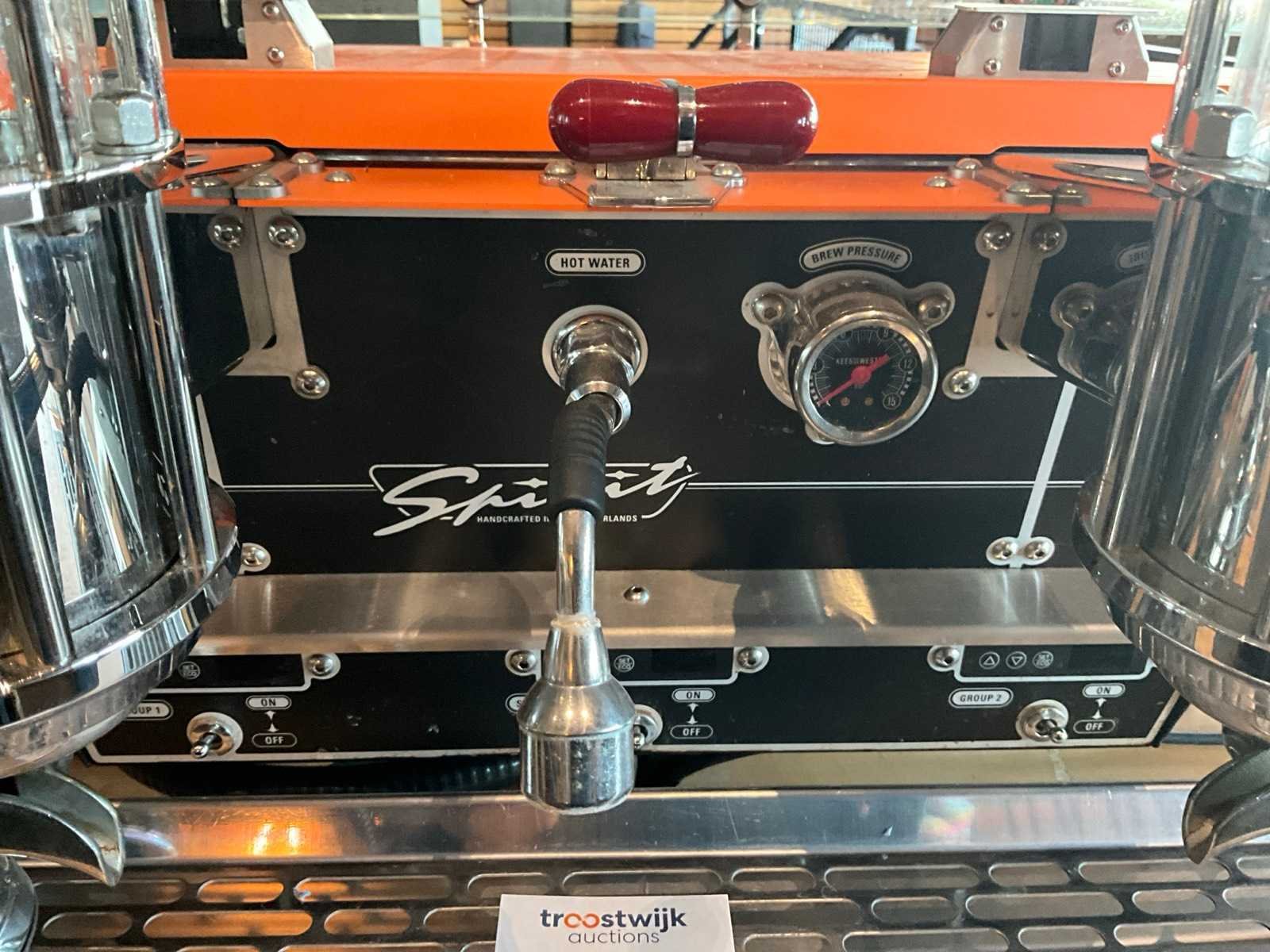 Horeca, showroom, kantoorinventaris en koffiemachines