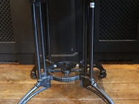 Horeca tafel met gietijzeren onderstel - afbeelding 3 van  4