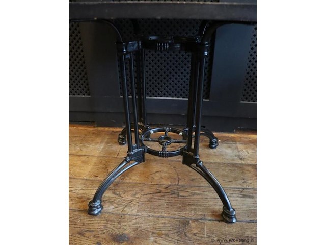 Horeca tafel met gietijzeren onderstel - afbeelding 3 van  4