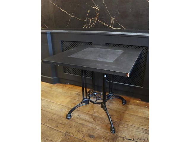 Horeca tafel met gietijzeren onderstel - afbeelding 1 van  6