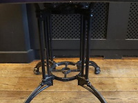 Horeca tafel met gietijzeren onderstel - afbeelding 5 van  6