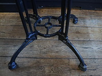 Horeca tafel met gietijzeren onderstel - afbeelding 6 van  6
