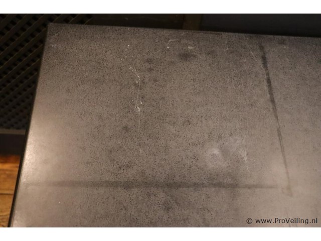 Horeca tafel met gietijzeren onderstel - afbeelding 3 van  5