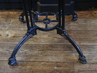 Horeca tafel met gietijzeren onderstel - afbeelding 5 van  5