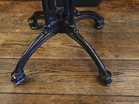 Horeca tafel met gietijzeren onderstel - afbeelding 4 van  4