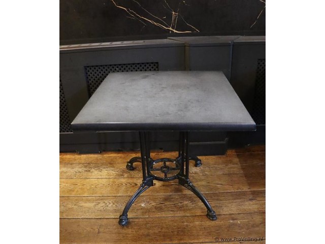 Horeca tafel met gietijzeren onderstel - afbeelding 1 van  5