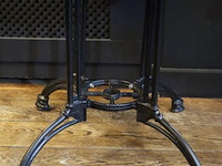 Horeca tafel met gietijzeren onderstel - afbeelding 4 van  5