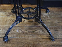 Horeca tafel met gietijzeren onderstel - afbeelding 5 van  5