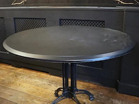 Horeca tafel met gietijzeren onderstel