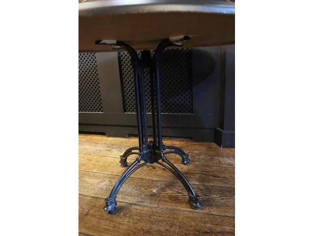 Horeca tafel met gietijzeren onderstel - afbeelding 3 van  5