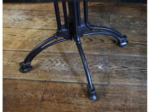 Horeca tafel met gietijzeren onderstel - afbeelding 5 van  5