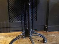 Horeca tafel met gietijzeren onderstel - afbeelding 3 van  4