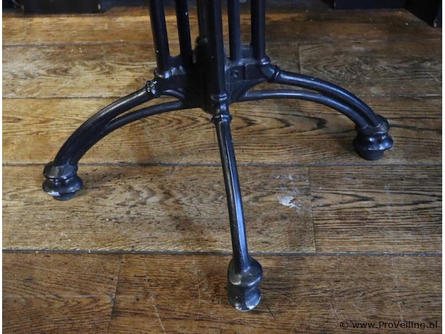Horeca tafel met gietijzeren onderstel - afbeelding 4 van  4
