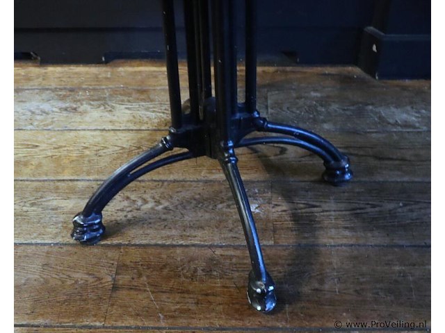 Horeca tafel met gietijzeren onderstel - afbeelding 4 van  4