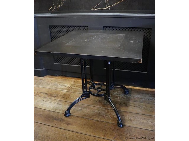 Horeca tafel met gietijzeren onderstel - afbeelding 1 van  5