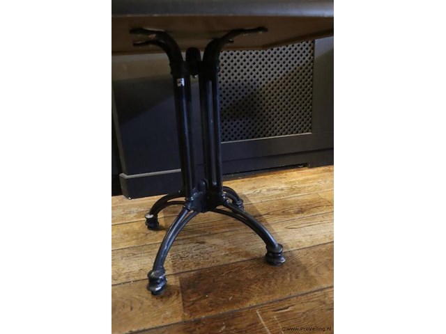 Horeca tafel met gietijzeren onderstel - afbeelding 3 van  4