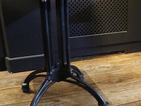 Horeca tafel met gietijzeren onderstel - afbeelding 3 van  4