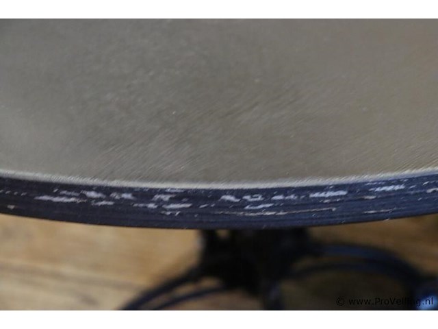 Horeca tafel met gietijzeren onderstel - afbeelding 3 van  5