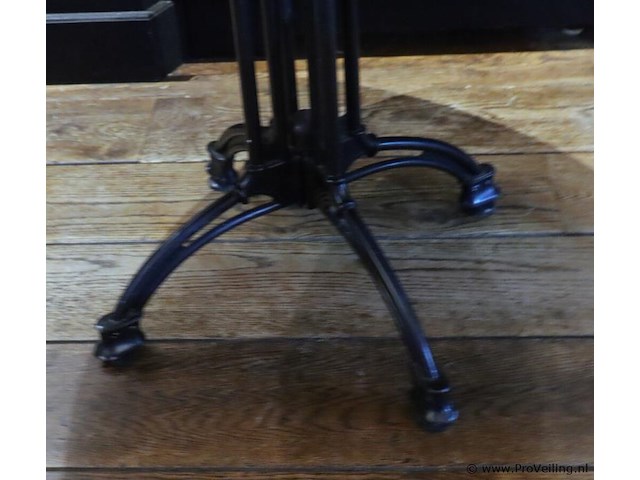 Horeca tafel met gietijzeren onderstel - afbeelding 5 van  5