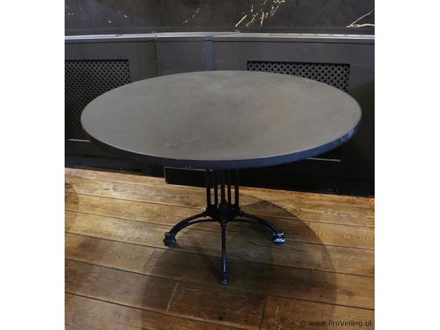 Horeca tafel met gietijzeren onderstel - afbeelding 1 van  5