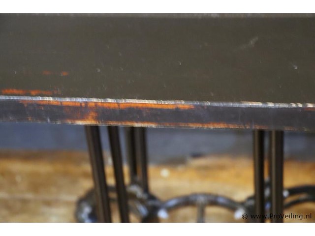 Horeca tafel met gietijzeren onderstel - afbeelding 3 van  6