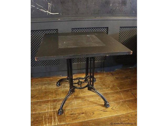 Horeca tafel met gietijzeren onderstel - afbeelding 1 van  5