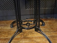 Horeca tafel met gietijzeren onderstel - afbeelding 4 van  5