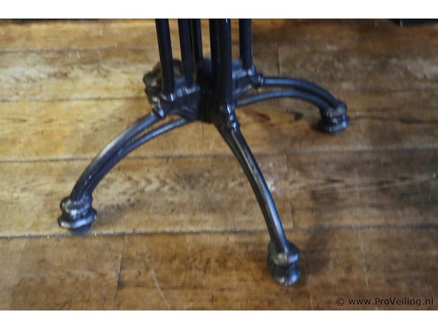 Horeca tafel met gietijzeren onderstel - afbeelding 6 van  6