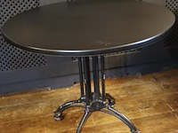 Horeca tafel met gietijzeren onderstel - afbeelding 1 van  4
