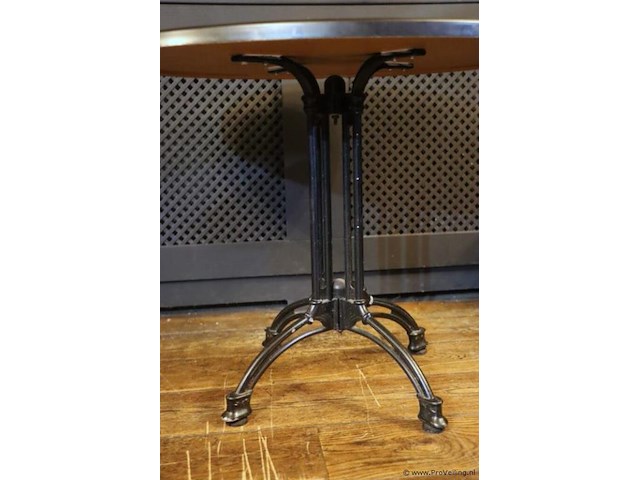 Horeca tafel met gietijzeren onderstel - afbeelding 3 van  4