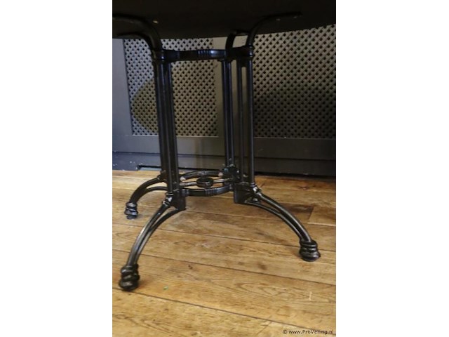 Horeca tafel met gietijzeren onderstel - afbeelding 3 van  5