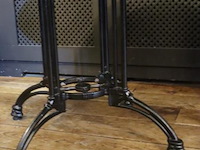 Horeca tafel met gietijzeren onderstel - afbeelding 3 van  5