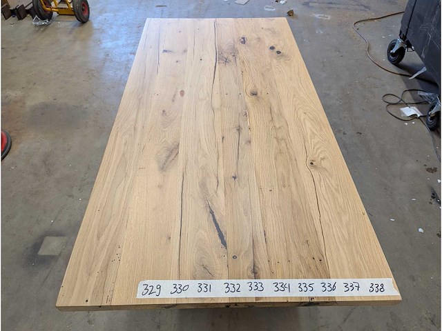 Horeca tafel oud eiken epoxy 140 x 70cm - afbeelding 5 van  6