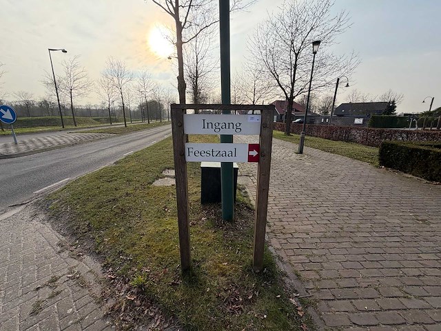 Horeca wegbewijzerings borden - afbeelding 1 van  10