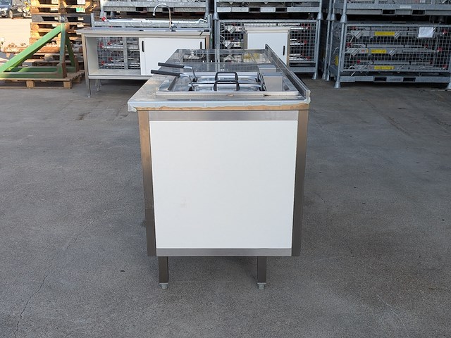 Horeca werkbank met geïntegreerde friteuse en kookplaat, hakvoort - afbeelding 12 van  18