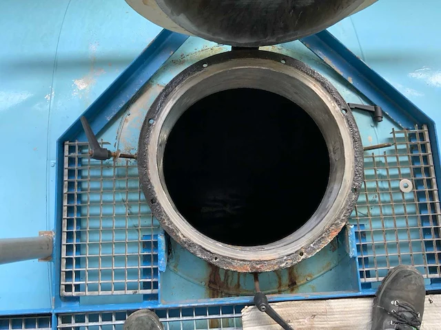 Horizontale geïsoleerde opslagtank 28000 liter - afbeelding 4 van  15