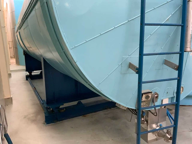 Horizontale geïsoleerde opslagtank 28000 liter - afbeelding 9 van  15