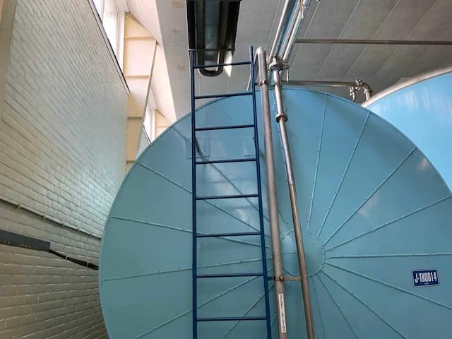 Horizontale geïsoleerde opslagtank 28000 liter - afbeelding 13 van  15
