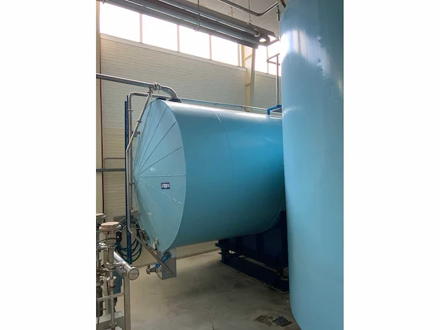 Horizontale geïsoleerde opslagtank 28000 liter - afbeelding 8 van  15