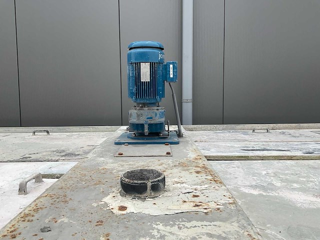 Horizontale rvs opslagmengtank - afbeelding 2 van  3