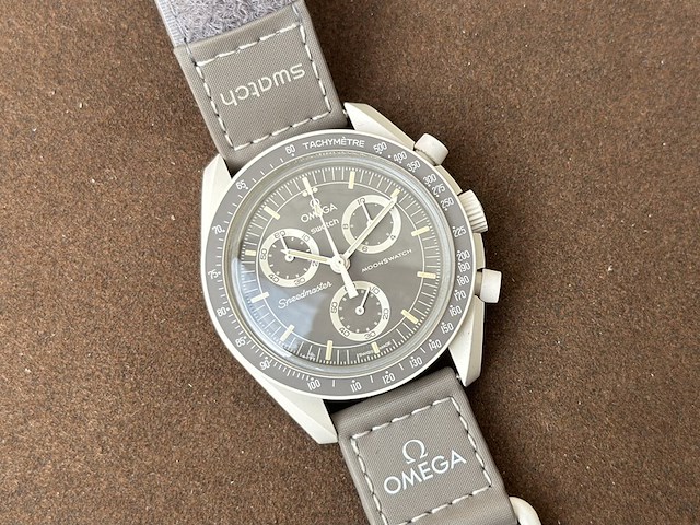 Horloge omega, speedmaster, beige, 2024 - afbeelding 8 van  8