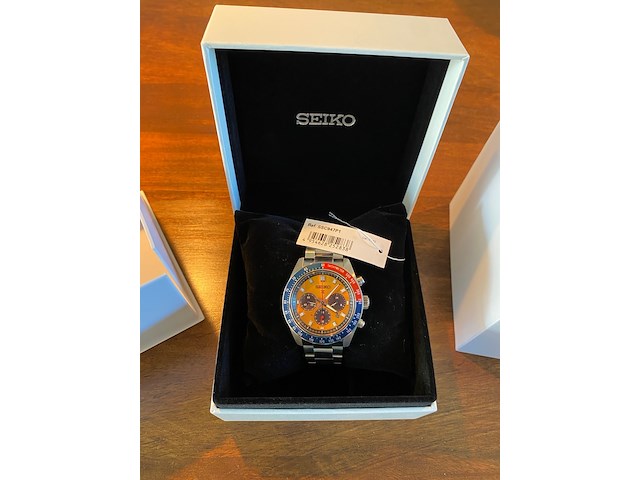 Horloge, seiko, ssc947p1, zilver, rood, diameter van 41 mm en kastdikte van 13 mm - afbeelding 4 van  5