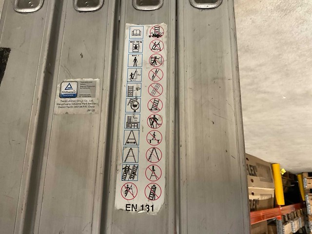 Hornbach fe4x3a aluminium vouwladder - afbeelding 3 van  3