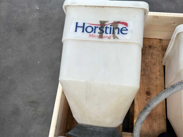 Horstine microband microgranulaatstrooier – dubbele doseerunit - afbeelding 5 van  7