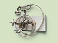 Horton & studley klassieke badkraan muurmodel met handdouche en kruisgrepen - afbeelding 2 van  3