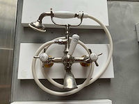 Horton & studley klassieke badkraan muurmodel met handdouche en kruisgrepen - afbeelding 3 van  3