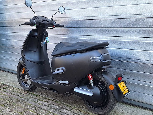 Horwin ek1 elektrische bromscooter 45km - afbeelding 3 van  5