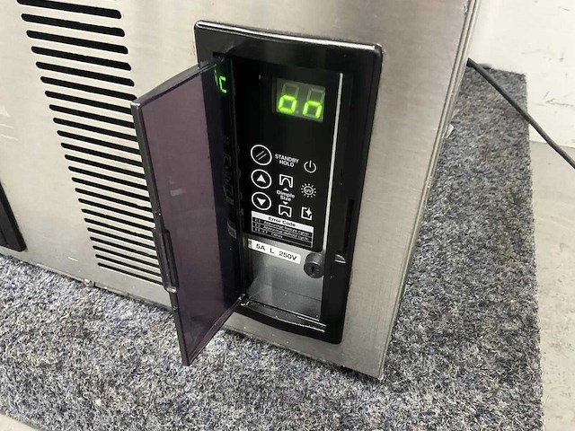 Hoshizaki - im-21cpe - ijsblokjesmachine - afbeelding 2 van  4