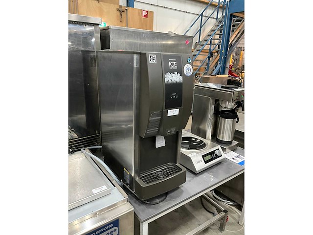 Hoshizaki dcm-120ke ijsblokjesmachine - afbeelding 1 van  2