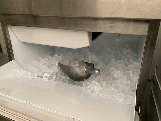 Hoshizaki im-100ne-hc ijsblokjesmachine - afbeelding 7 van  10